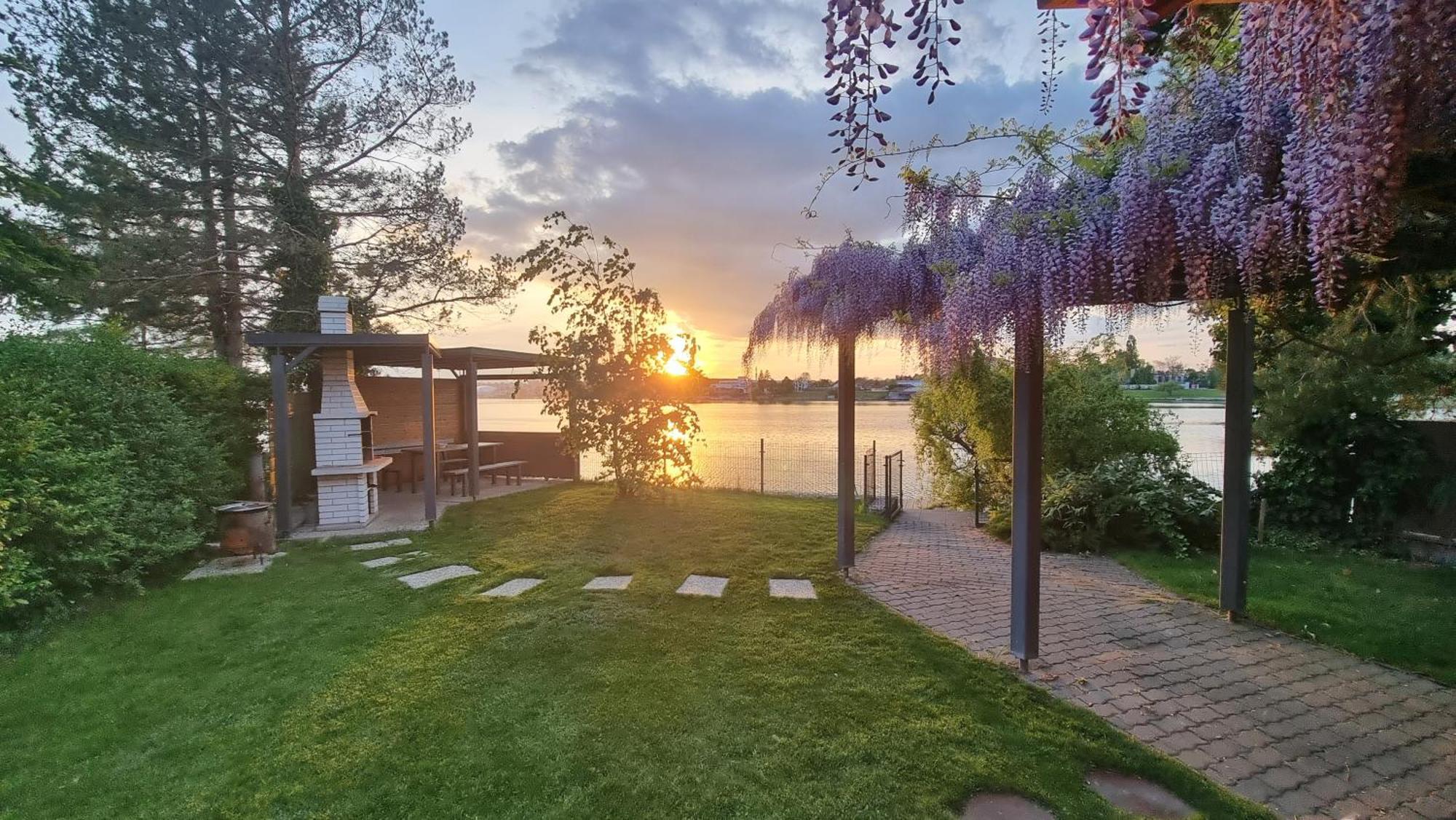 Topsenec-Lakeside Home Esterno foto